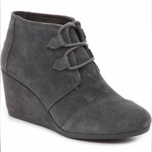 TOMS | GREY KALA SUEDE WEDGE BOOTIES SZ 7